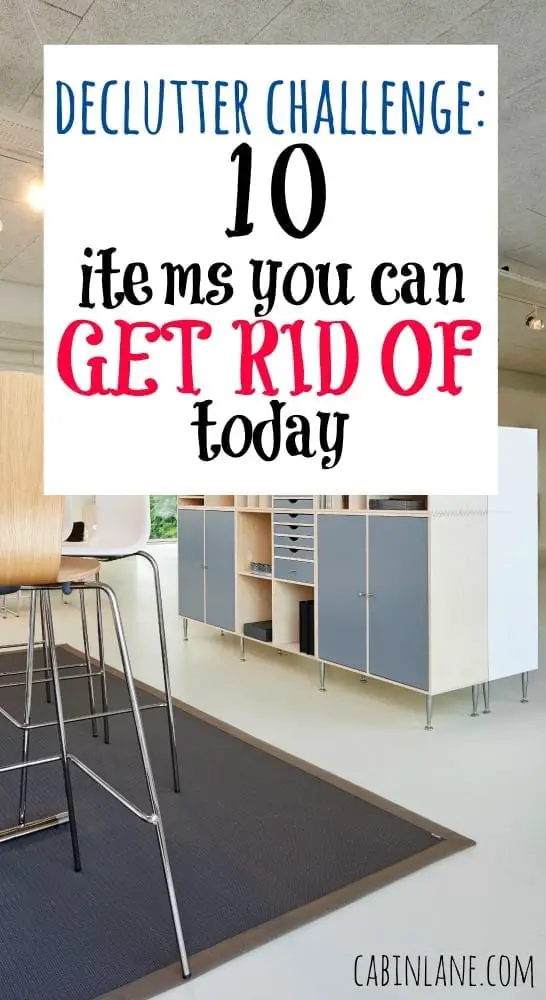 In a decluttering mood? If so, set a timer and start purging these ten items you can get rid of right now! You'll be done in no time. #declutter #organize