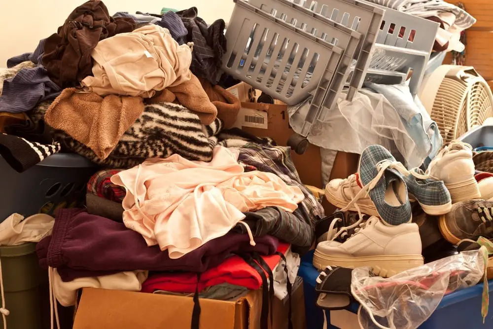 How to declutter a messy house.