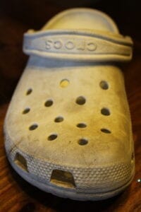 How to clean white crocs.