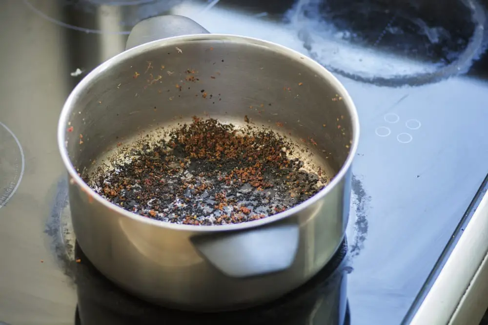 7+ Ways to Clean a Burnt Pot, How to Clean a Scorched Pan