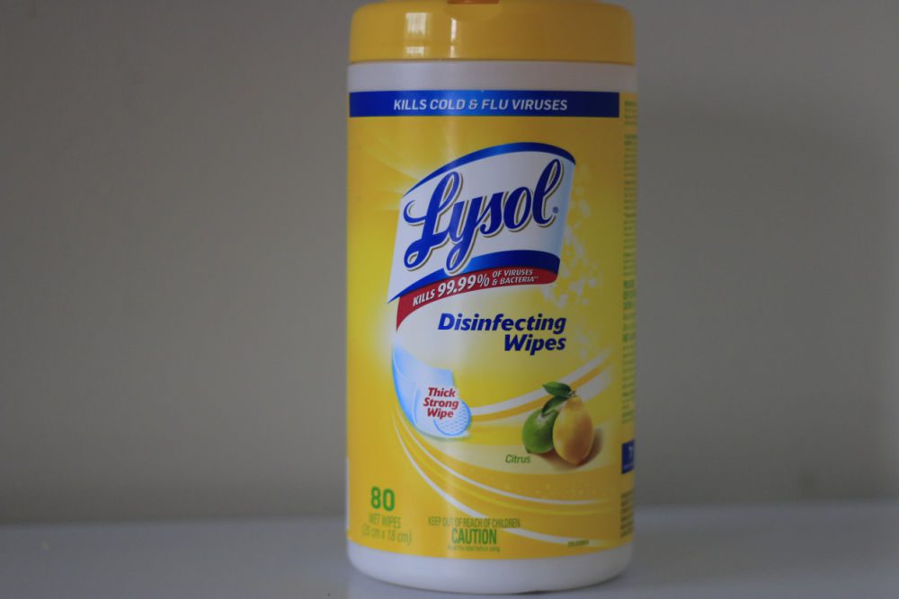 can you clean quartz with lysol disinfecting wipes